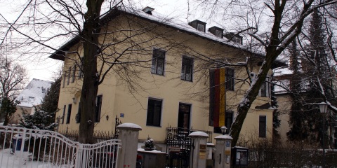 Die Villa der Münchener Burschenschaft Arminia-Rhenania, einer großen Studentenverbindung in München